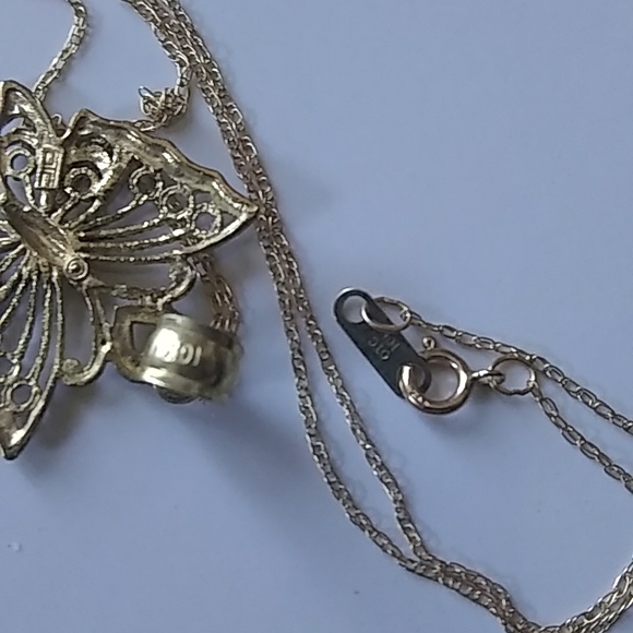 10k yellow gold butterfly necklace - Picture 4 of 4
